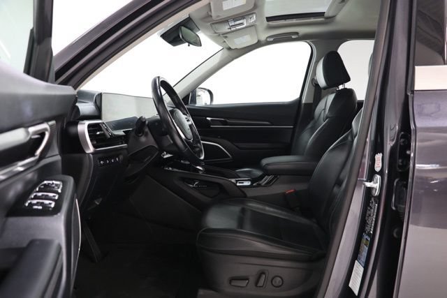 Used 2025 Kia Telluride S AWD/4WD image 18