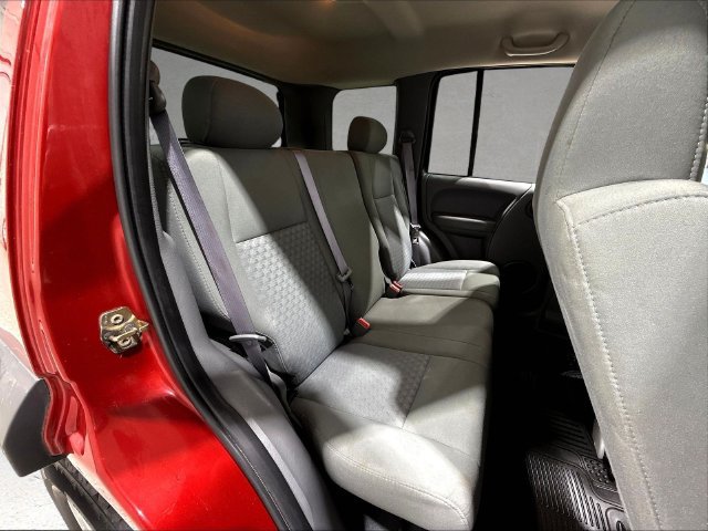 Used 2007 Jeep Liberty Sport AWD/4WD image 28