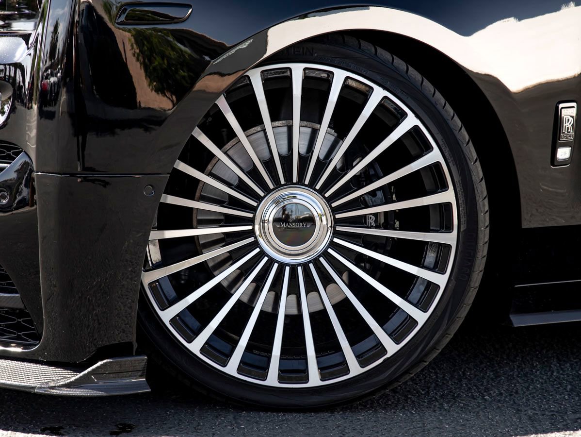 Used 2023 Rolls-Royce Phantom Sedan w/ The Phantom Package RWD image 11