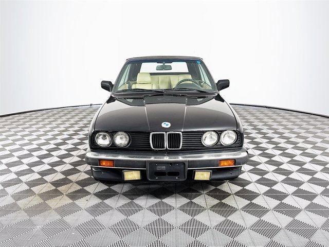 Used 1991 BMW 325i Convertible image 2