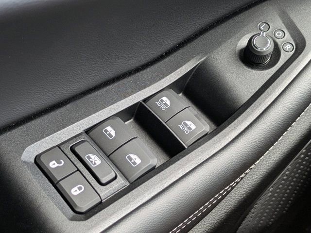 New 2025 Jeep Grand Cherokee Limited w/ Black Appearance Package image 21