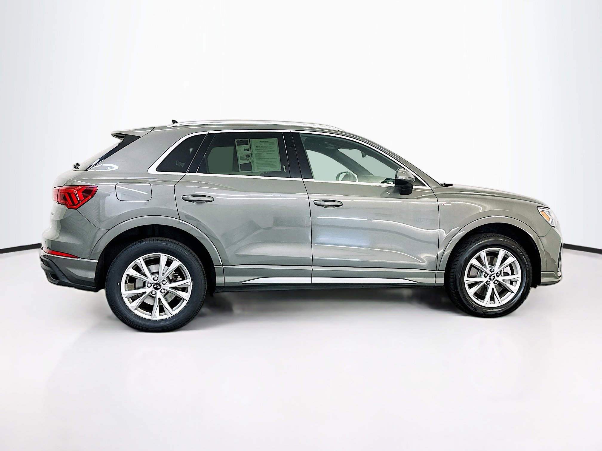 Used 2025 Audi Q3 2.0T Premium AWD/4WD image 10