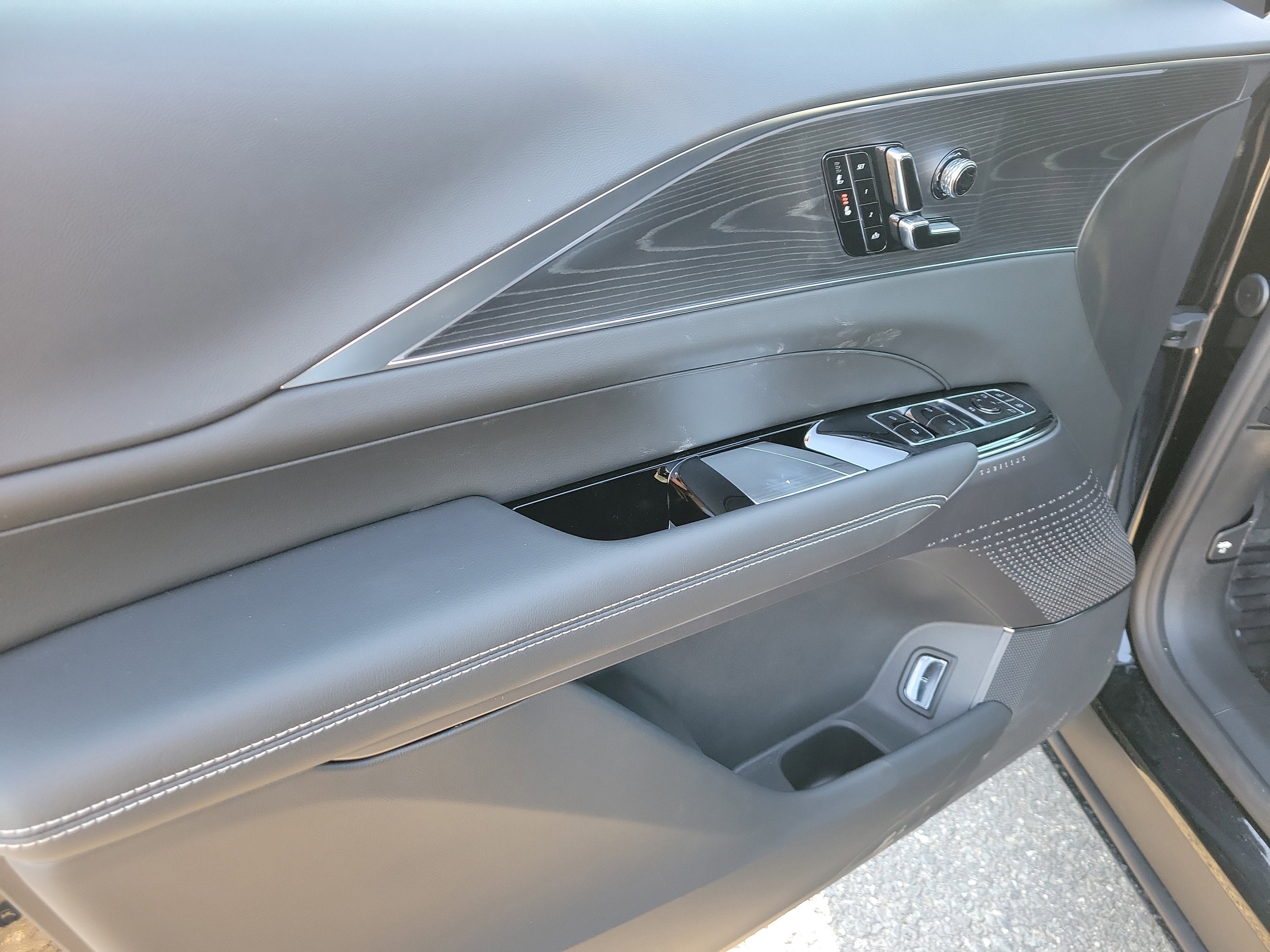 New 2026 Cadillac Lyriq Luxury image 18