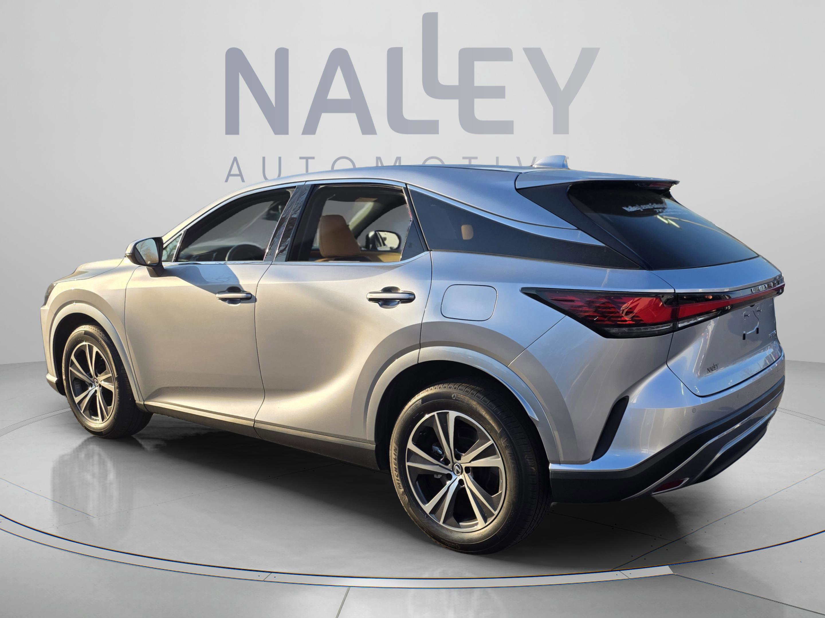 Used 2025 Lexus RX 350 FWD w/ Technology Package image 3