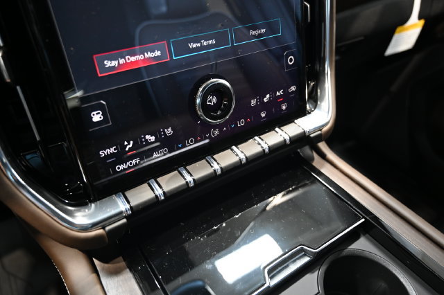 New 2026 GMC Yukon XL Denali Ultimate AWD/4WD image 21