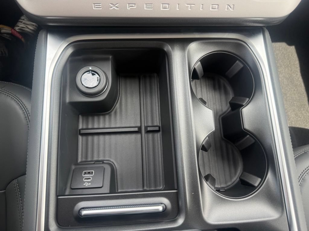 New 2026 Ford Expedition Active AWD/4WD image 22
