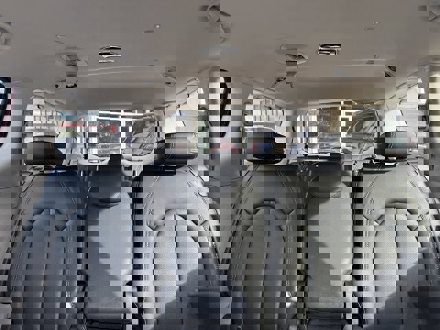 Used 2022 Chrysler Pacifica Touring-L w/ Uconnect Theater Family Group image 35