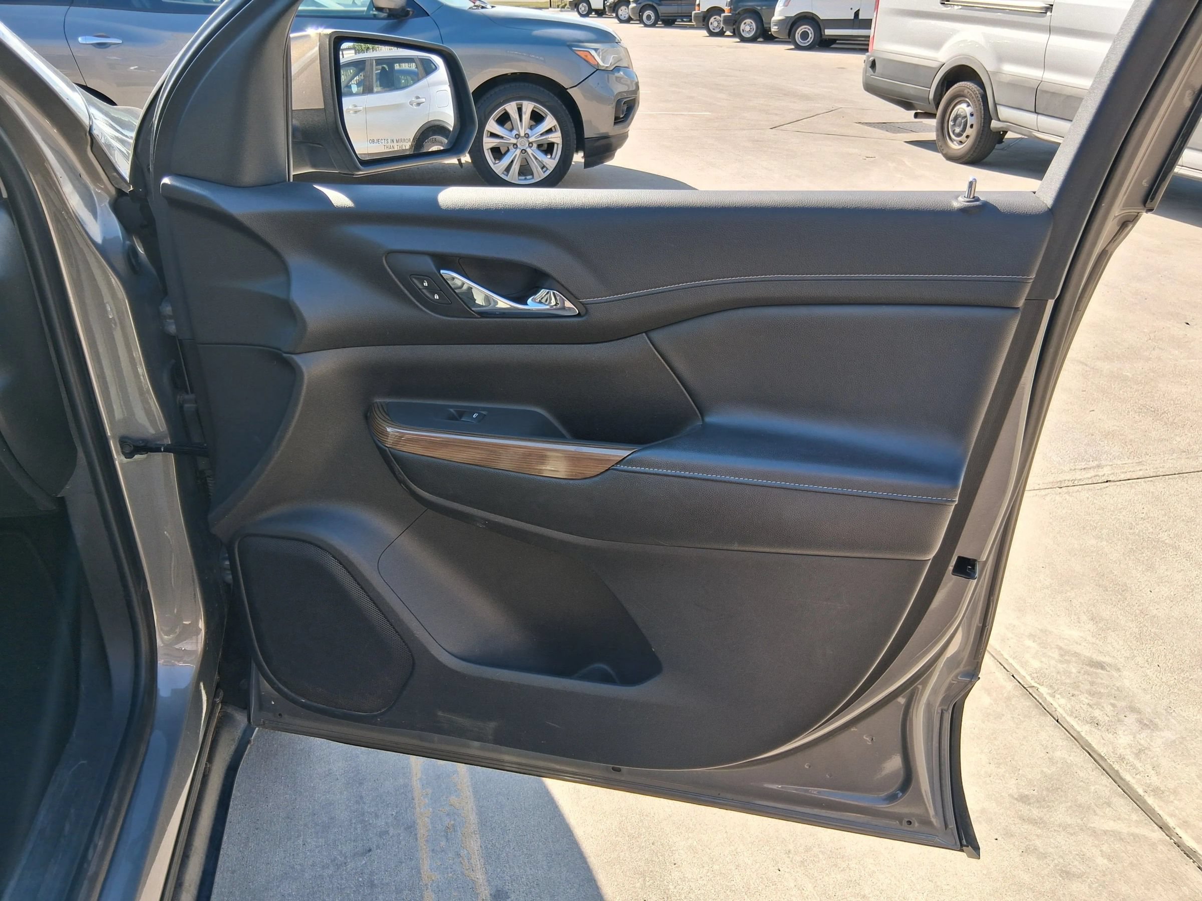 Used 2019 GMC Acadia SLE AWD/4WD image 36