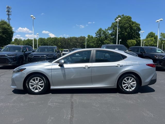 Used 2025 Toyota Camry LE FWD image 10