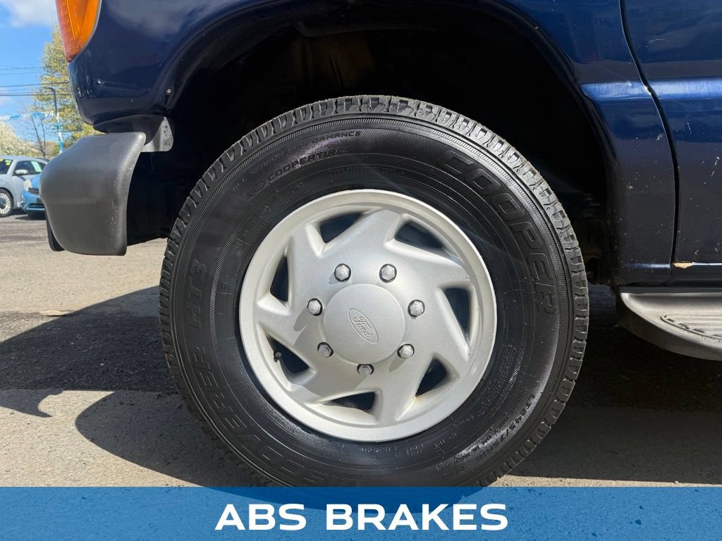 Used 2007 Ford E-350 and Econoline 350 Extended Wagon Super Duty RWD image 9