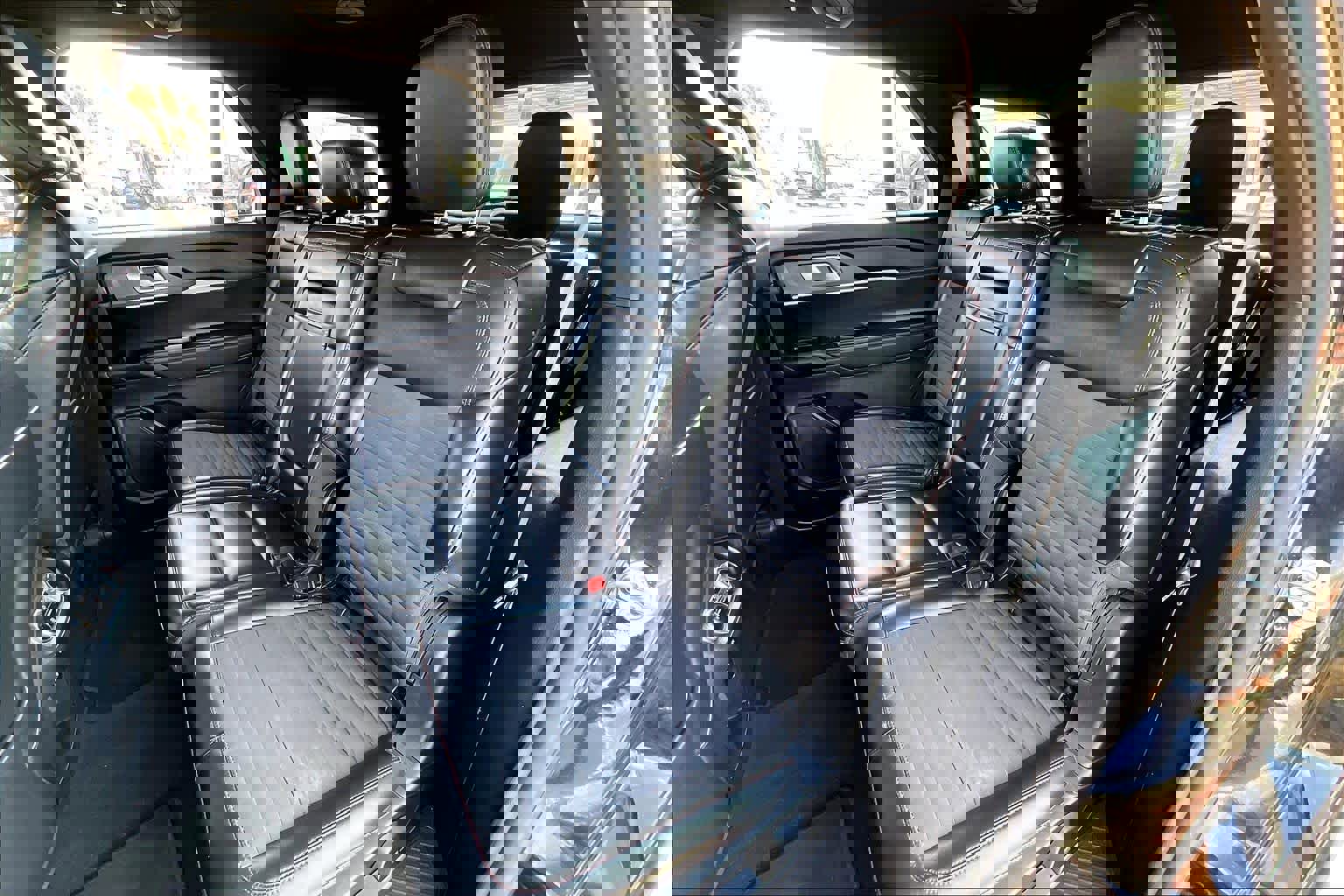 Used 2025 Ford Explorer ST-Line w/ ST-Line Street Pack image 20