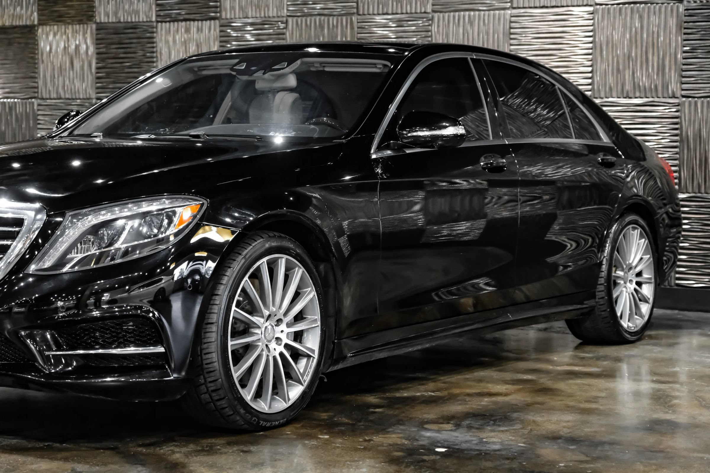 Used 2016 Mercedes-Benz S 550 Sedan image 11