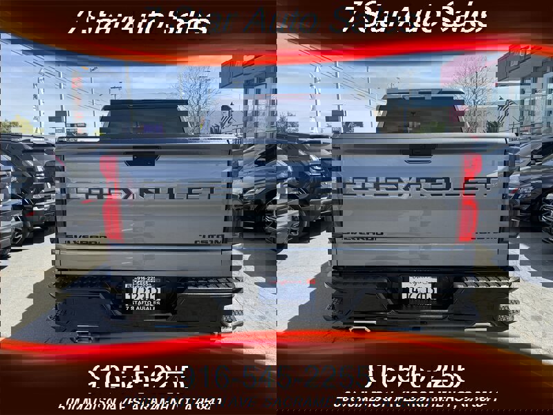 Used 2021 Chevrolet Silverado 1500 Custom Trail Boss w/ LPO, Dark Essentials Package image 5