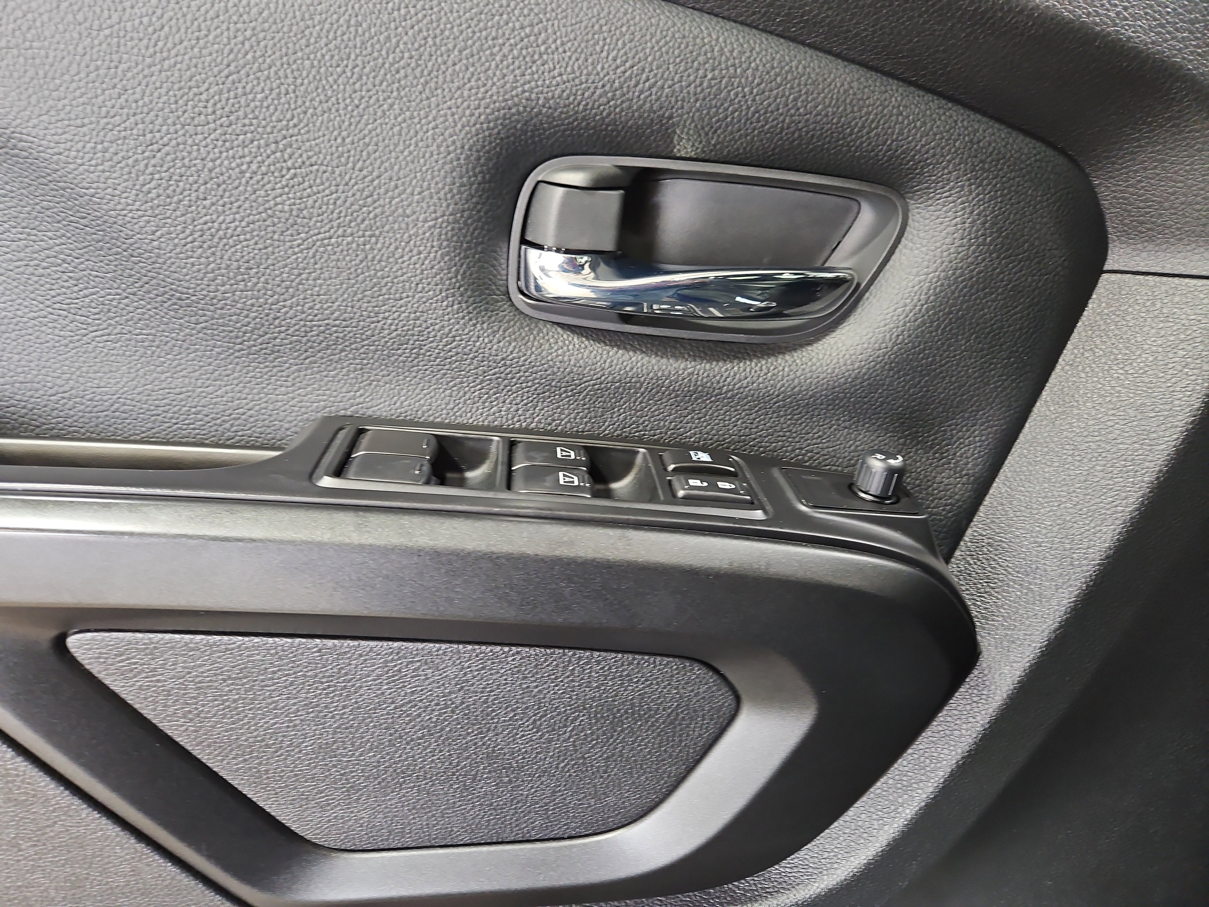 Used 2023 Nissan Titan PRO-4X w/ Pro-4x Utility Package image 7