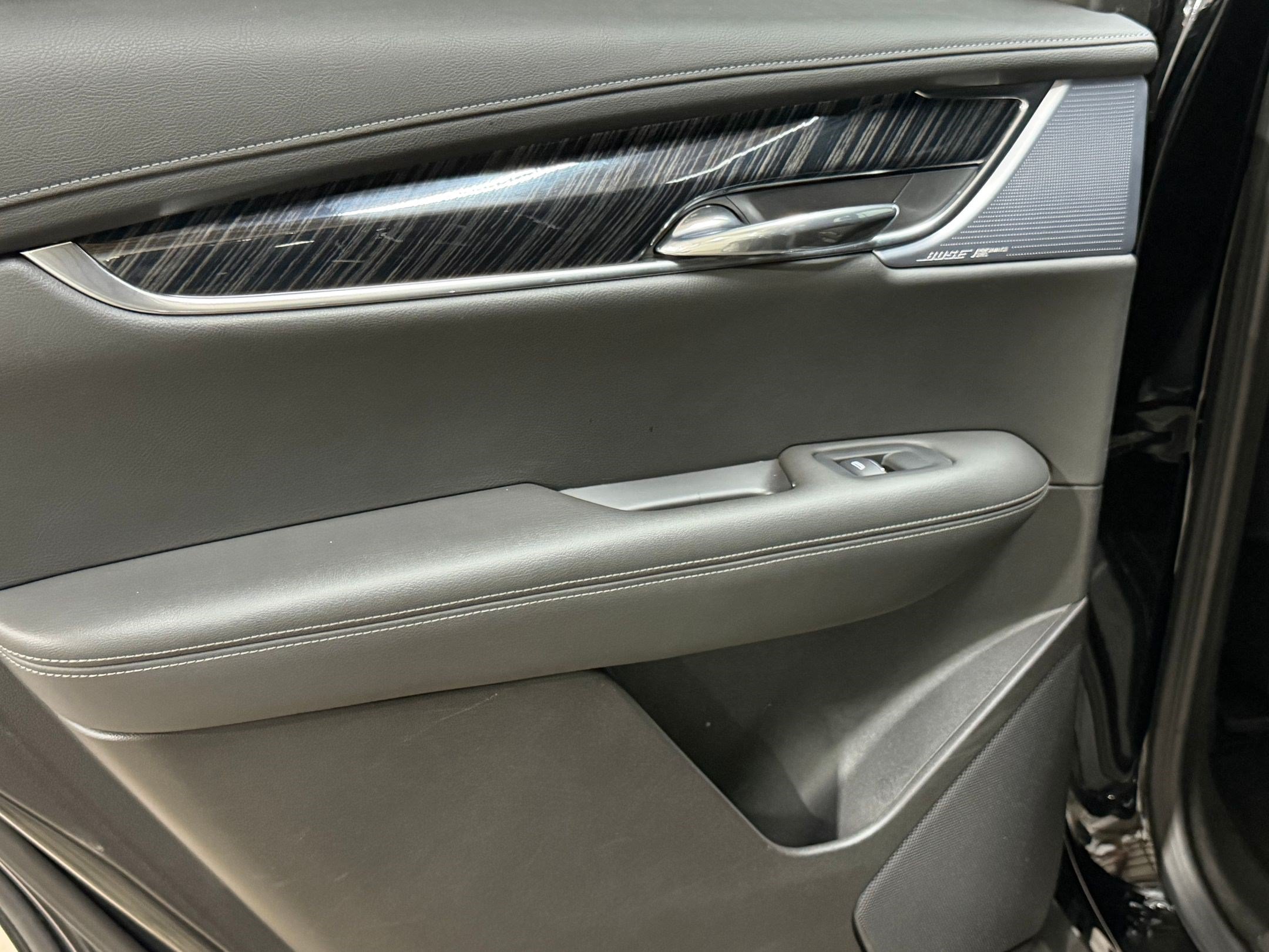 Used 2024 Cadillac XT6 Premium Luxury FWD image 38