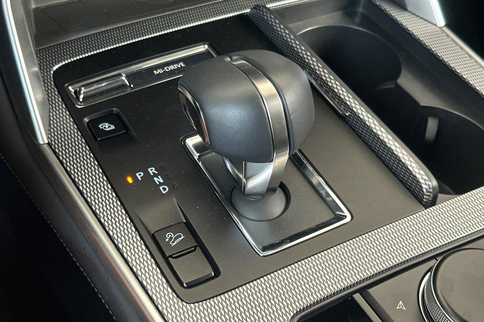 New 2025 MAZDA CX-90 Plug-In Hybrid w/Premium Sport AWD/4WD image 26