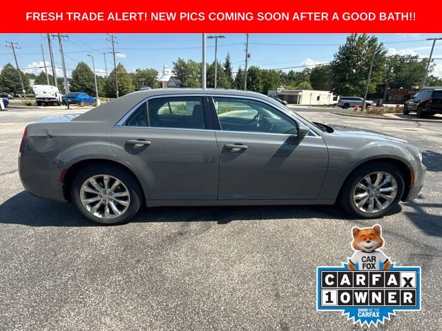 Used 2017 Chrysler 300 Limited w/ Value Package AWD/4WD image 6