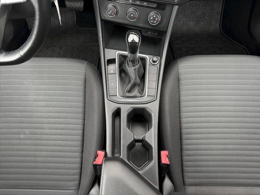 Used 2022 Volkswagen Jetta S image 2