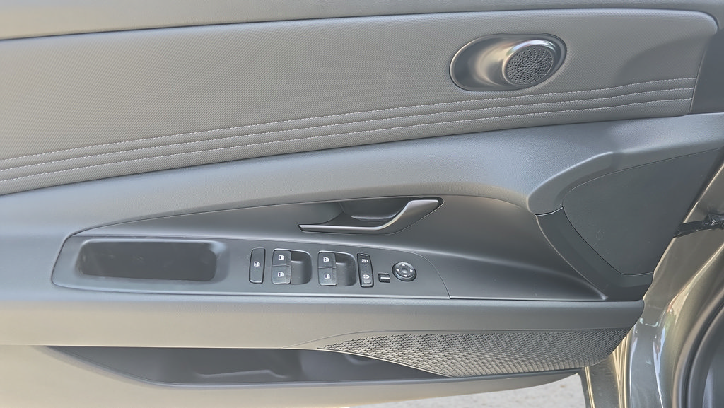 New 2026 Hyundai Elantra Sport FWD image 16