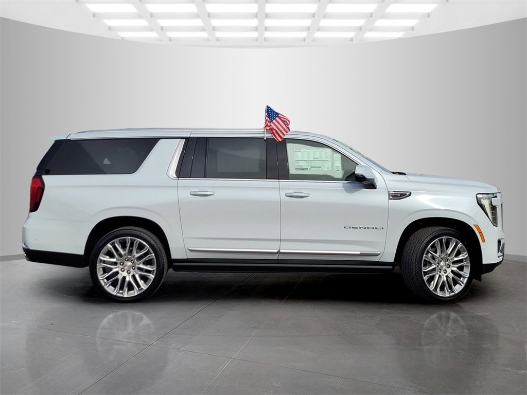 New 2026 GMC Yukon XL Denali w/ Denali Reserve Package image 3