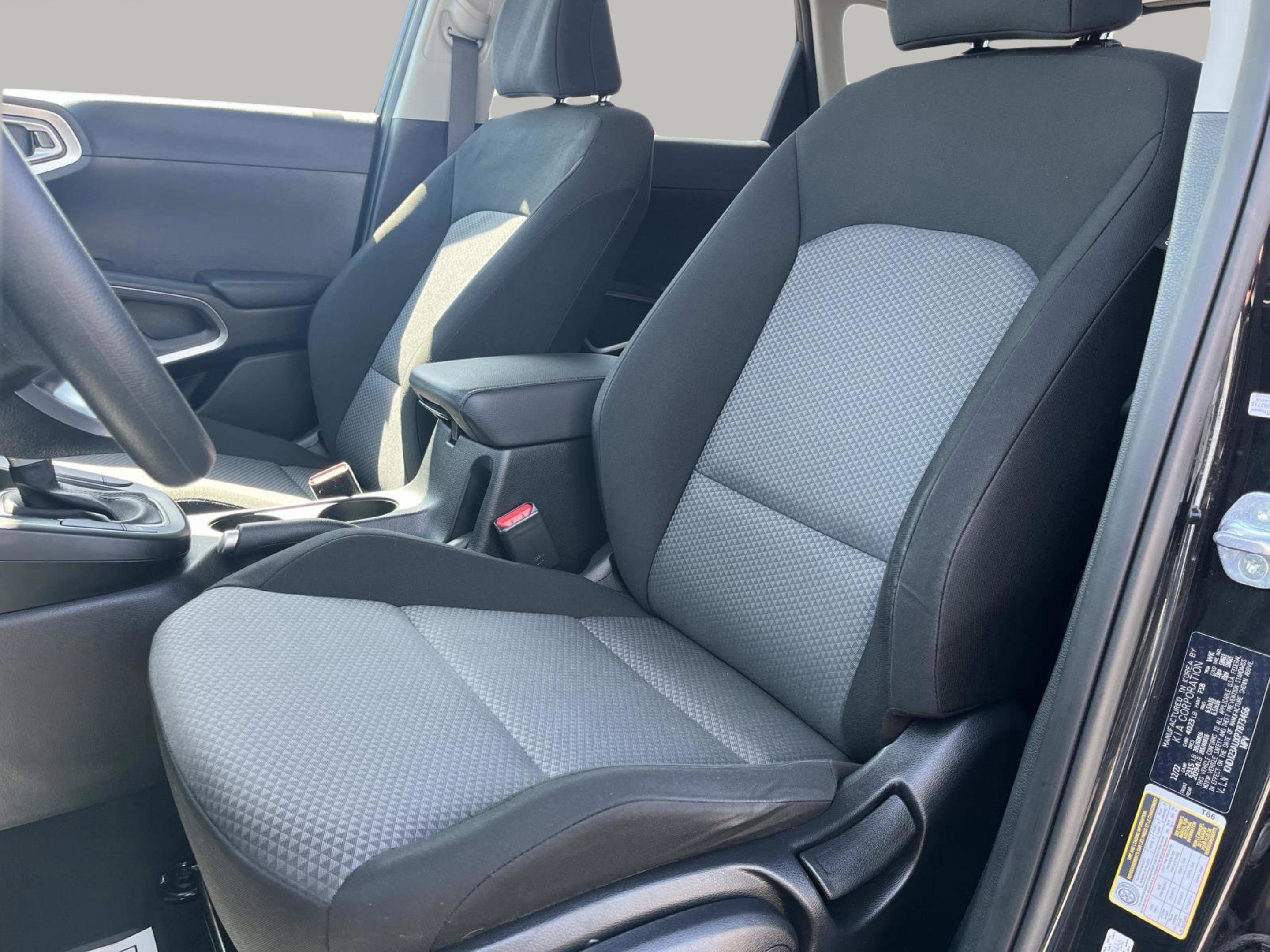 Used 2023 Kia Soul LX FWD image 25