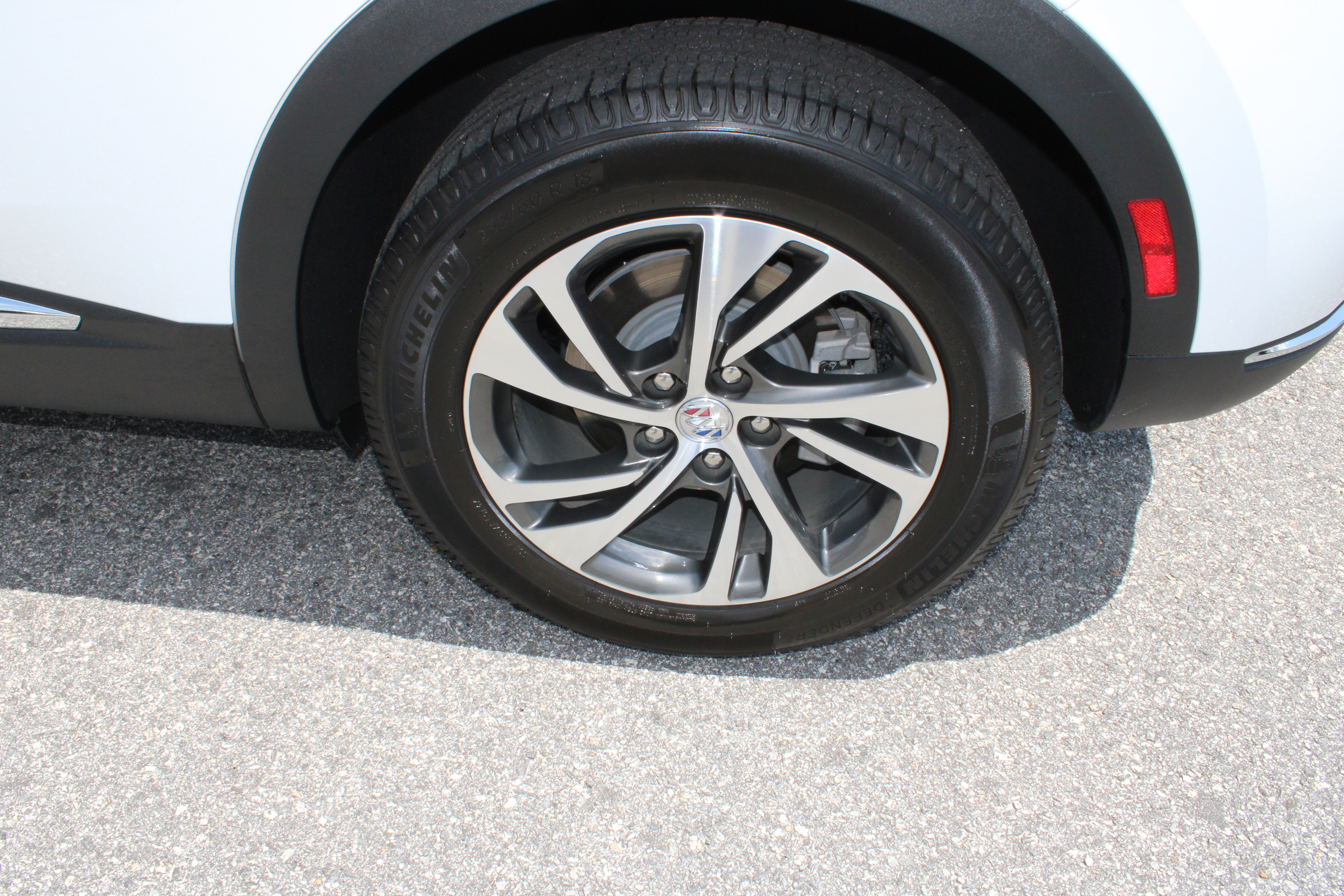 Used 2023 Buick Envision Essence AWD/4WD image 11