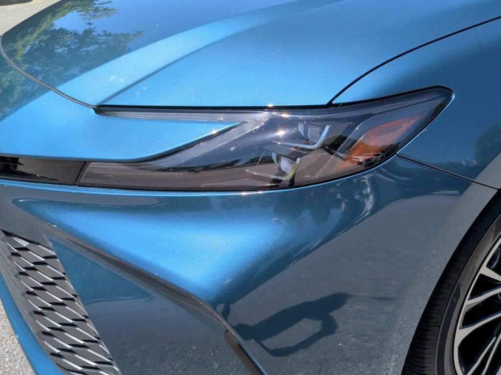 Used 2025 Toyota Camry XLE FWD image 7