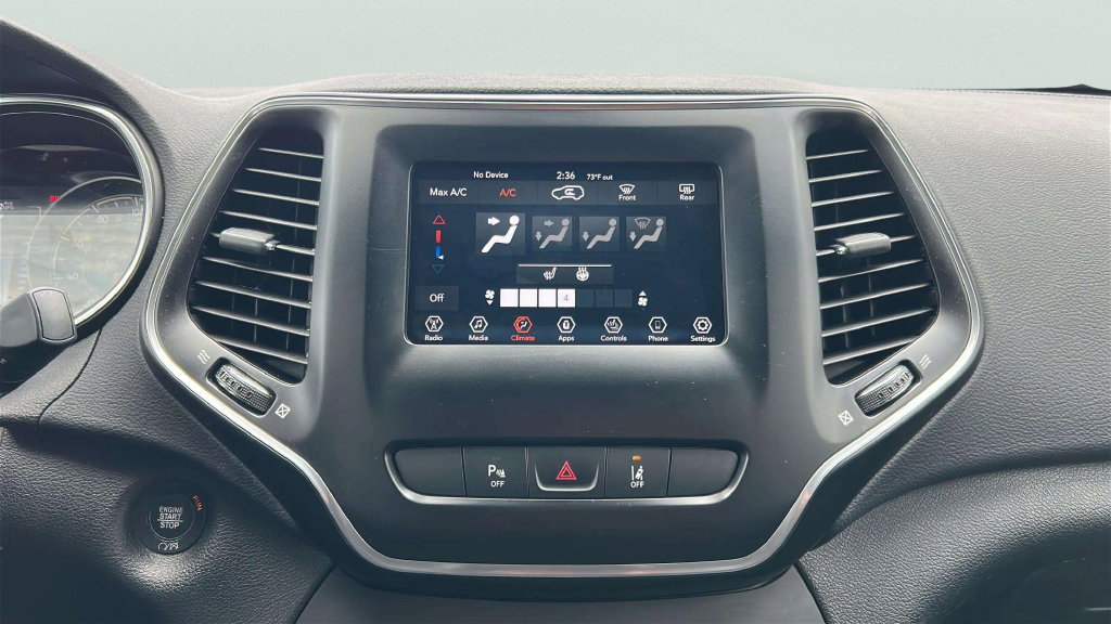 Used 2021 Jeep Cherokee Latitude Plus FWD image 14