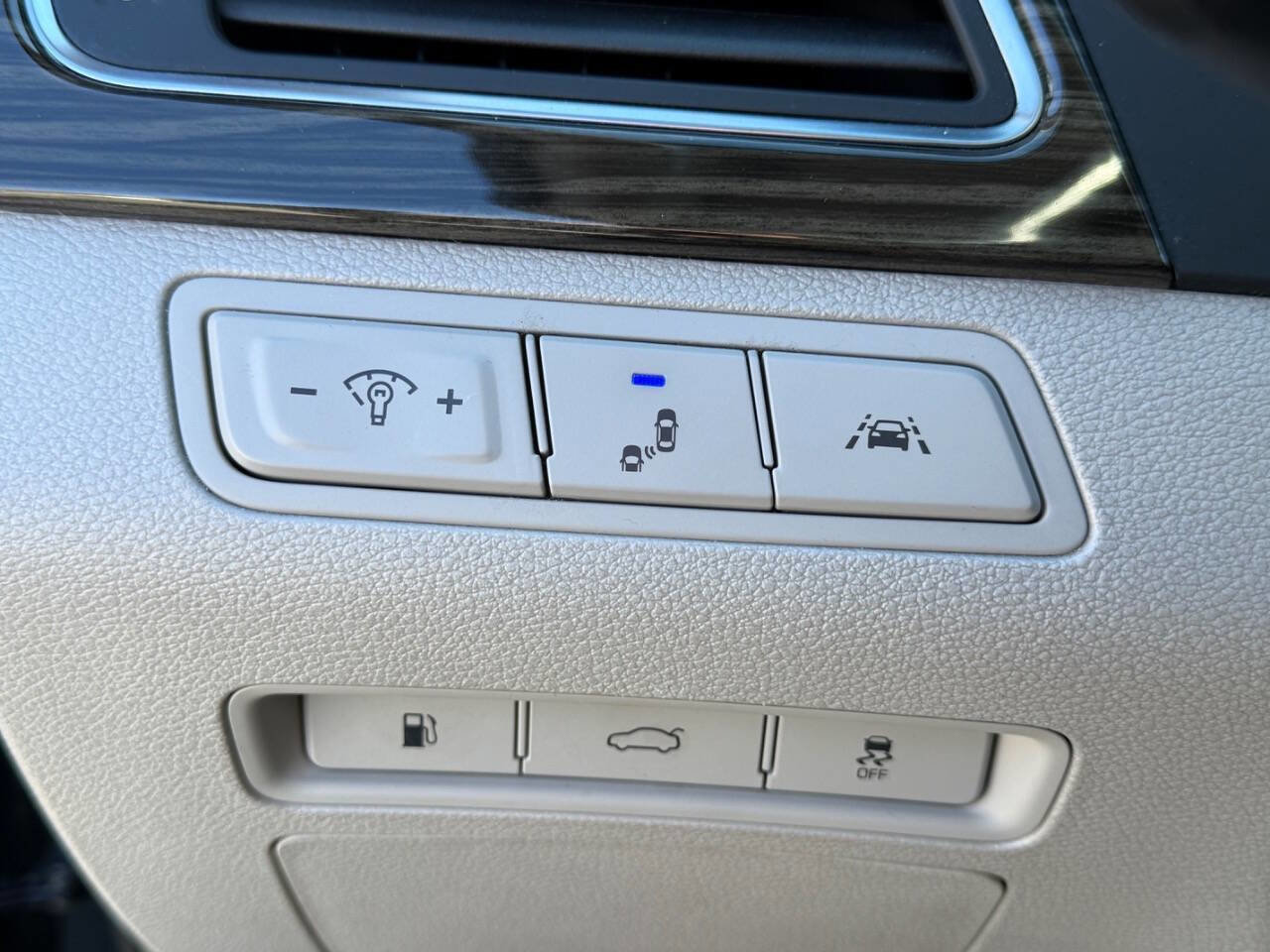 Used 2016 Hyundai Sonata Limited w/ Option Group 02 image 21