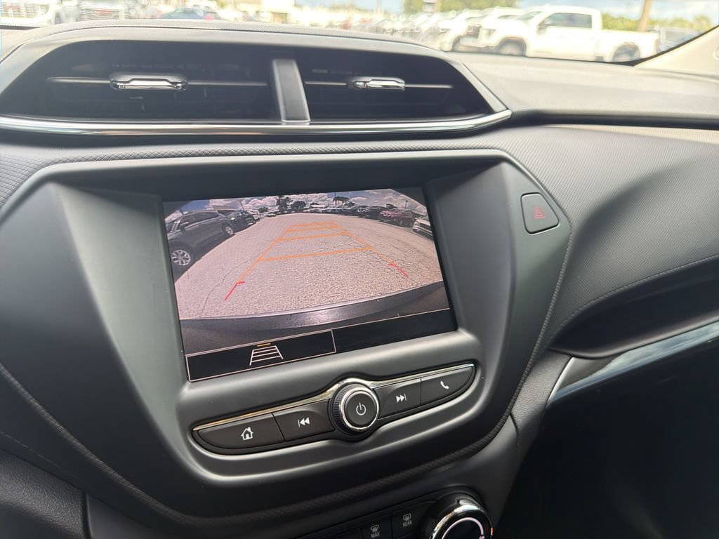 Used 2022 Chevrolet TrailBlazer LT FWD image 23