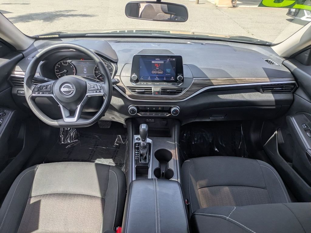 Used 2025 Nissan Altima 2.5 SV image 25