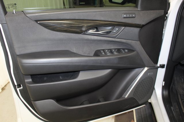 Used 2018 Cadillac Escalade ESV Platinum image 9