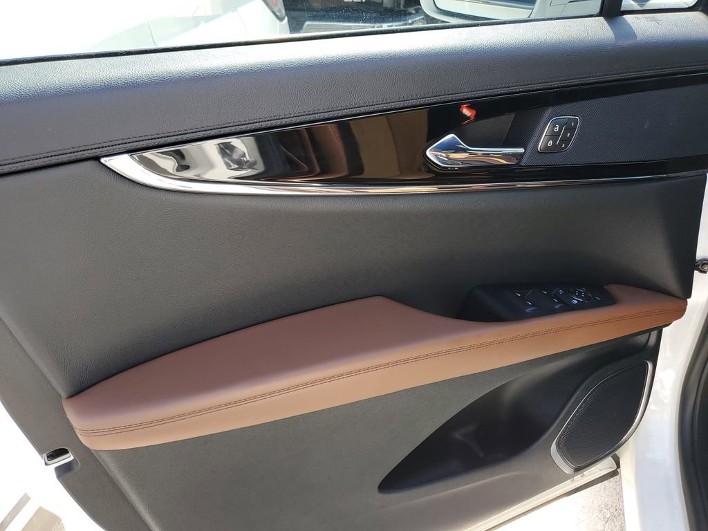 Used 2023 Lincoln Nautilus Reserve AWD/4WD image 15