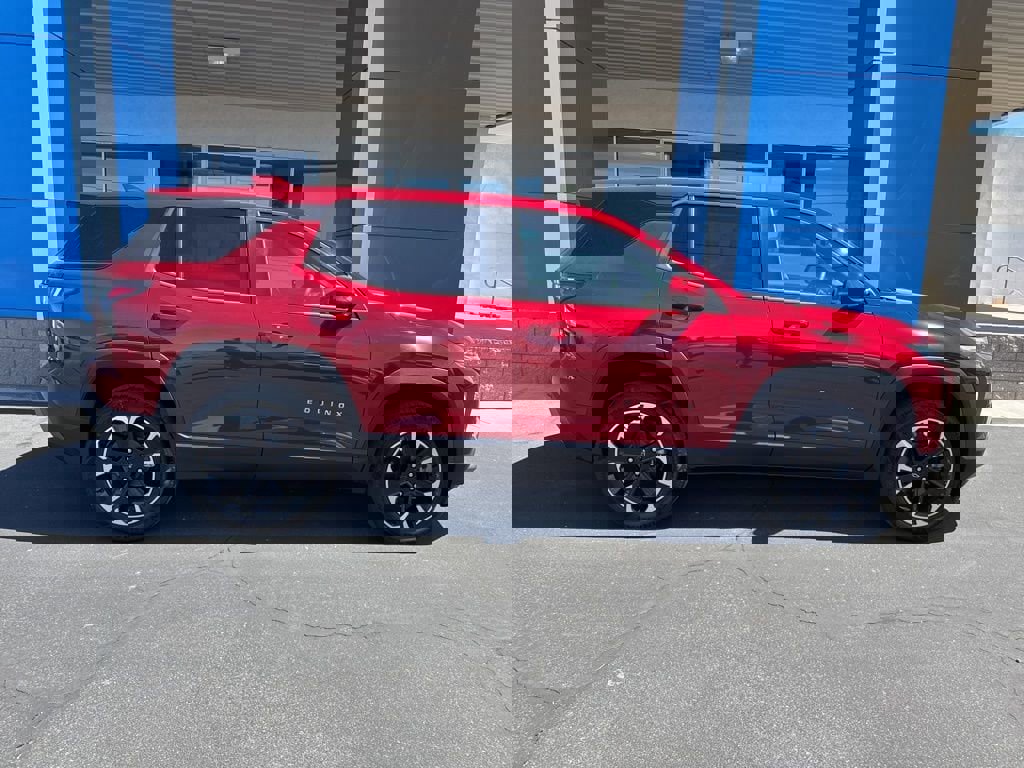 New 2026 Chevrolet Equinox LT w/ Convenience Package II FWD image 2