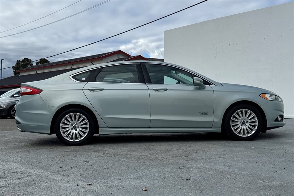 Used 2013 Ford Fusion Energi SE image 3