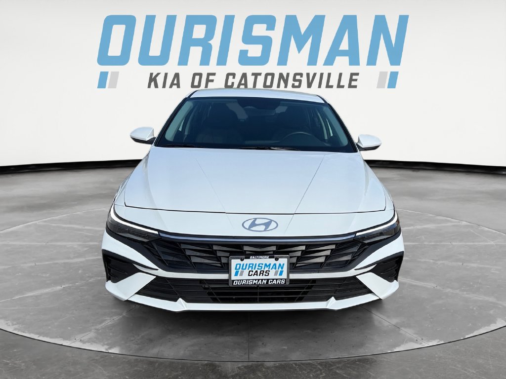 Used 2026 Hyundai Elantra SE w/ Cargo Package FWD image 8