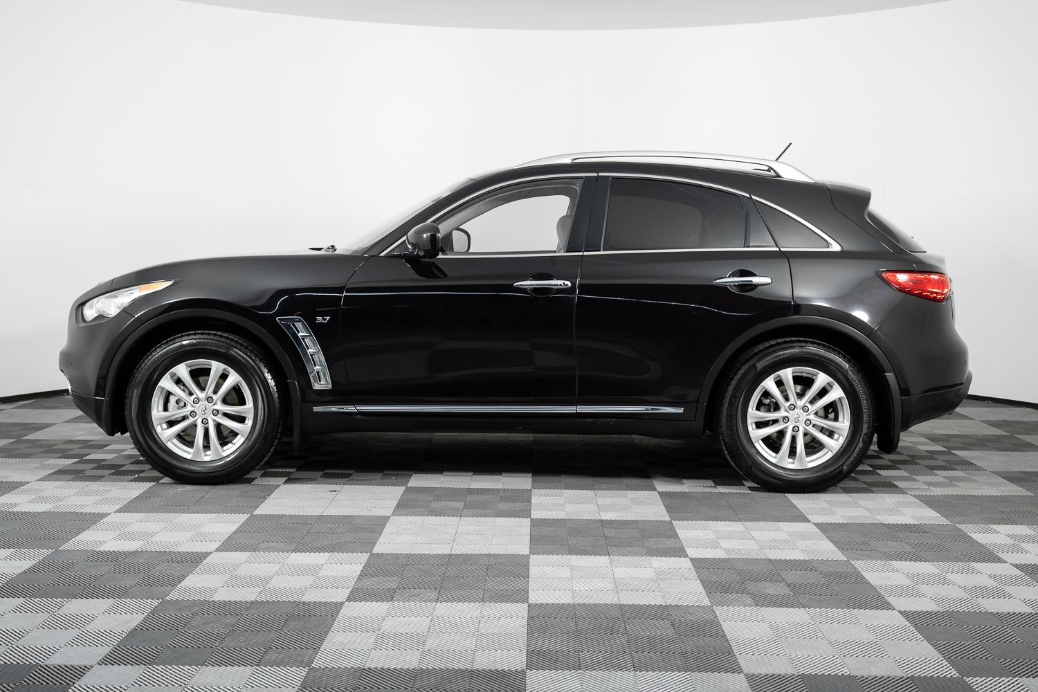 Used 2014 INFINITI QX70 AWD w/ Premium Package image 3