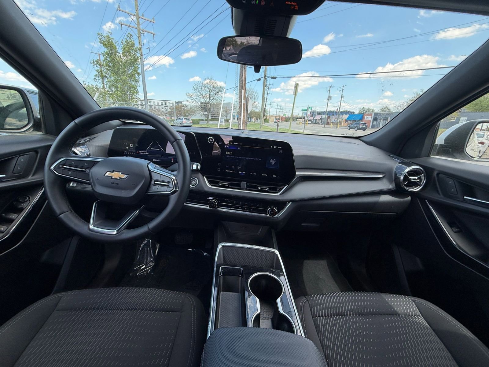 Used 2025 Chevrolet Equinox LT FWD image 33
