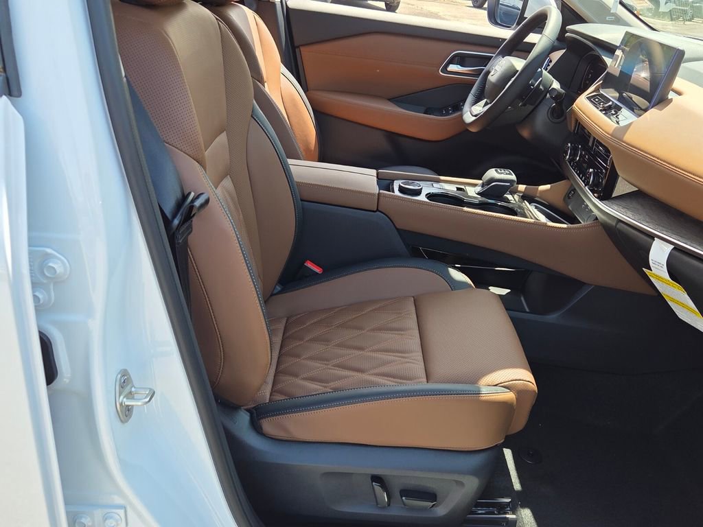 New 2026 Nissan Rogue Platinum image 13