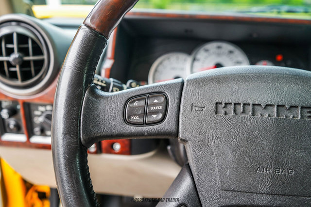 Used 2003 HUMMER H2 w/ Preferred Equipment Group image 21