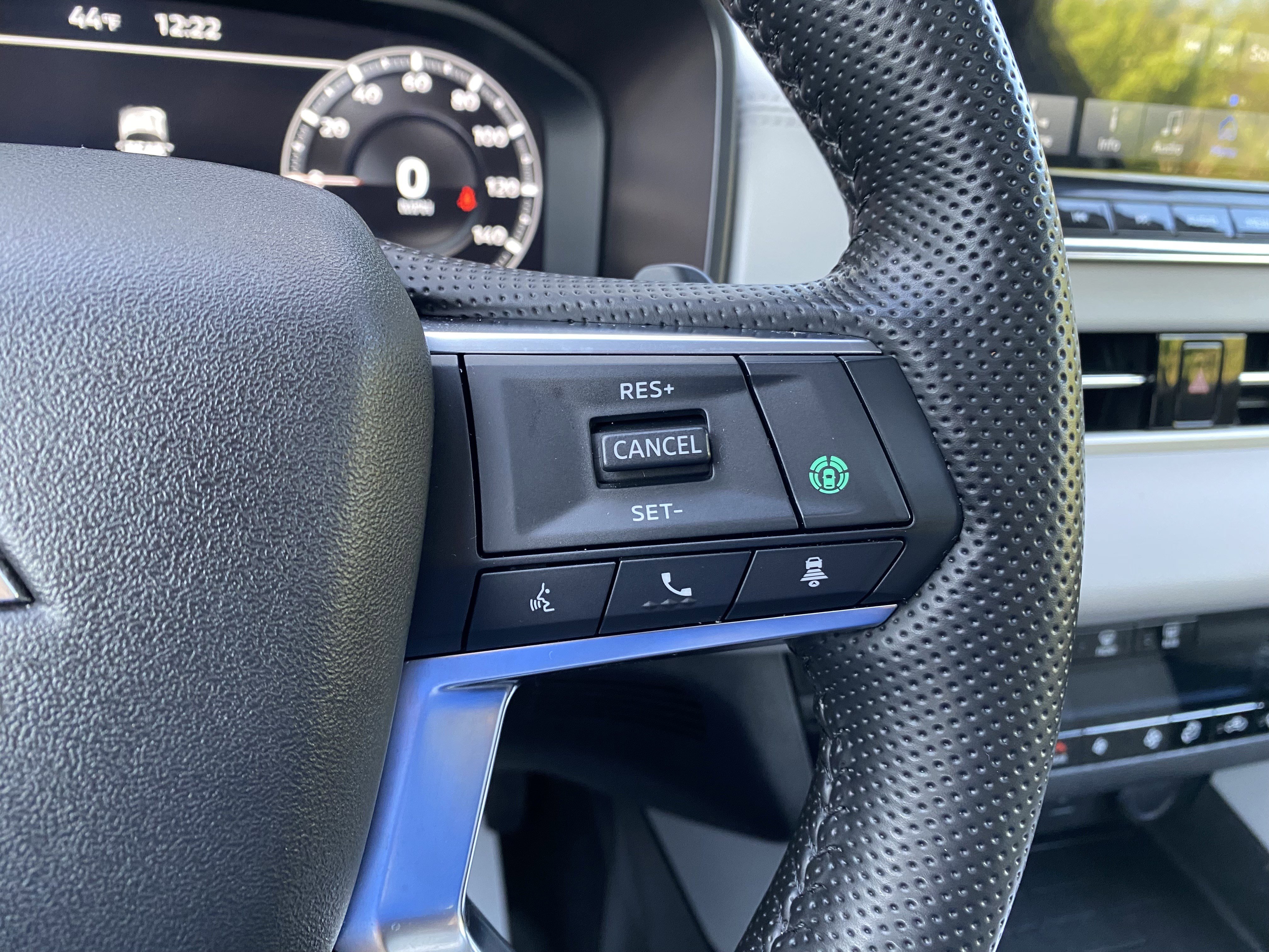 Used 2024 Mitsubishi Outlander 4WD Plug-In Hybrid image 21