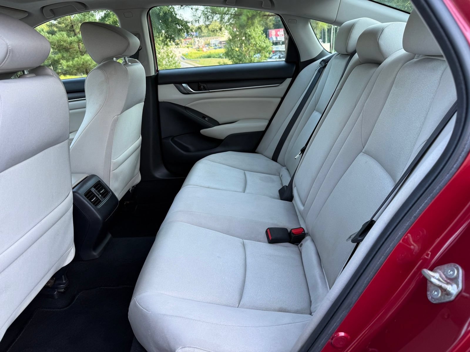 Used 2019 Honda Accord EX image 38
