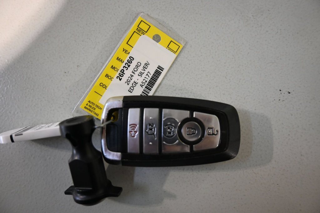 Used 2024 Ford Edge Titanium AWD/4WD image 20
