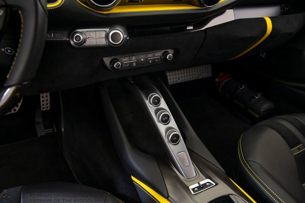 Used 2019 Ferrari 812 Superfast RWD image 13