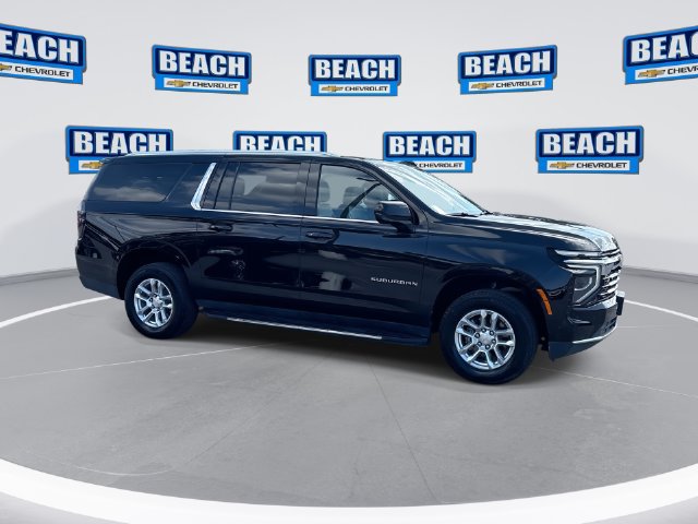 Used 2025 Chevrolet Suburban LT AWD/4WD image 9