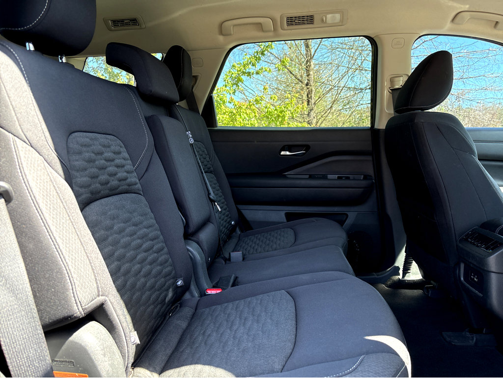 Used 2022 Nissan Pathfinder SV w/ SV Black Package image 19