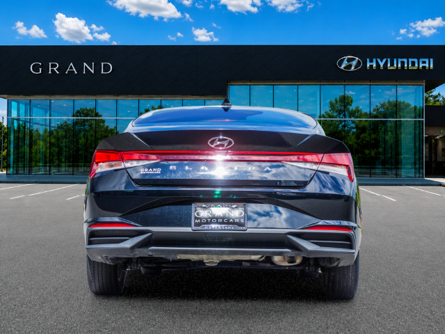 Used 2023 Hyundai Elantra SE FWD image 5