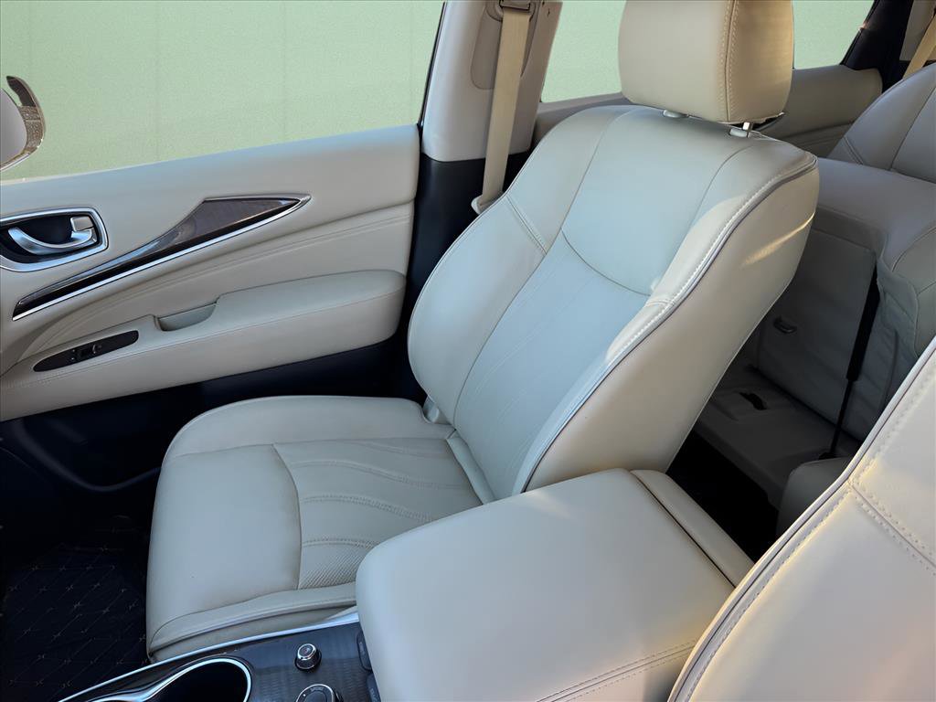 Used 2019 INFINITI QX60 Luxe w/ Essential Package image 8