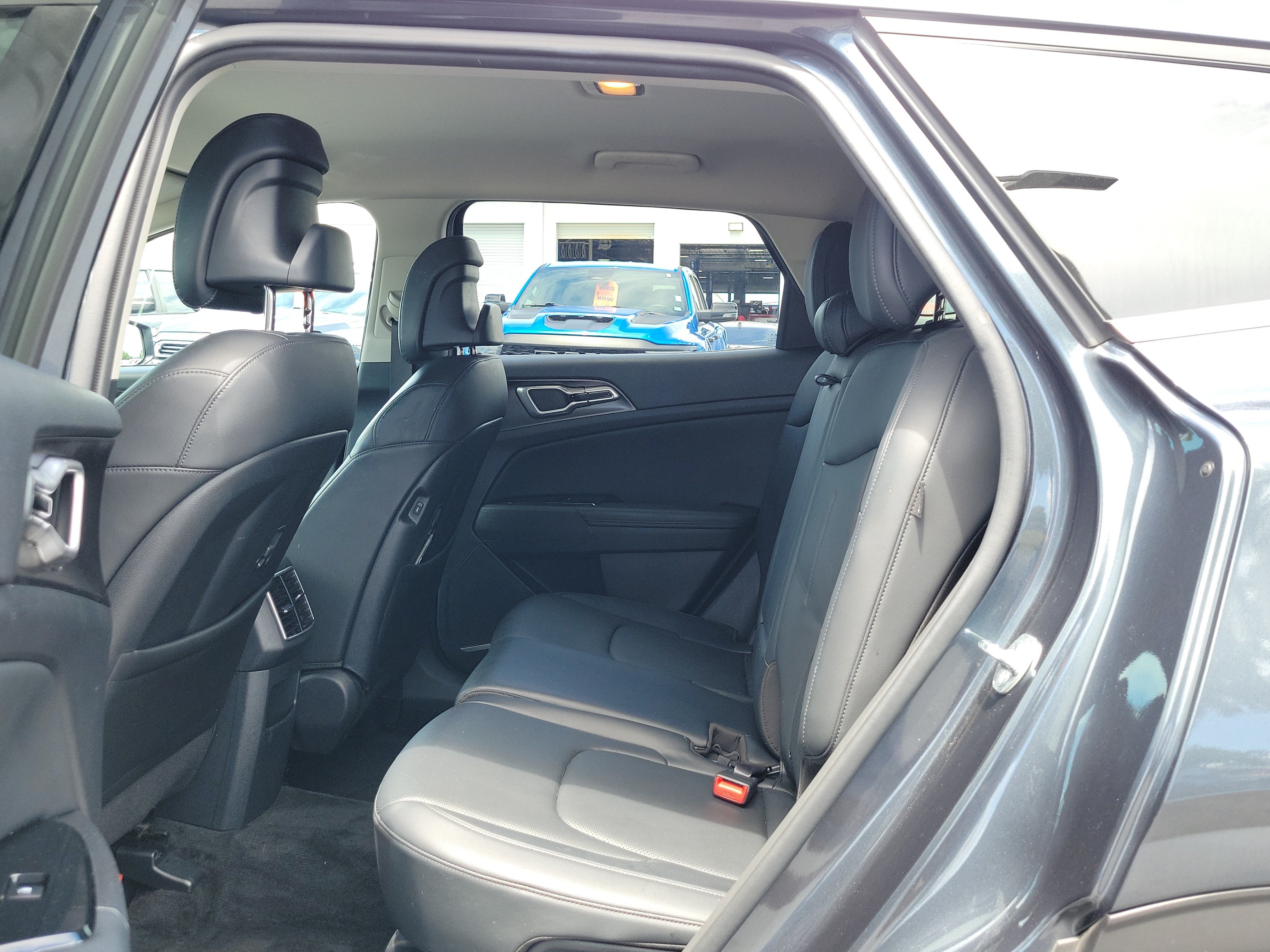 Used 2024 Kia Sportage EX FWD image 12