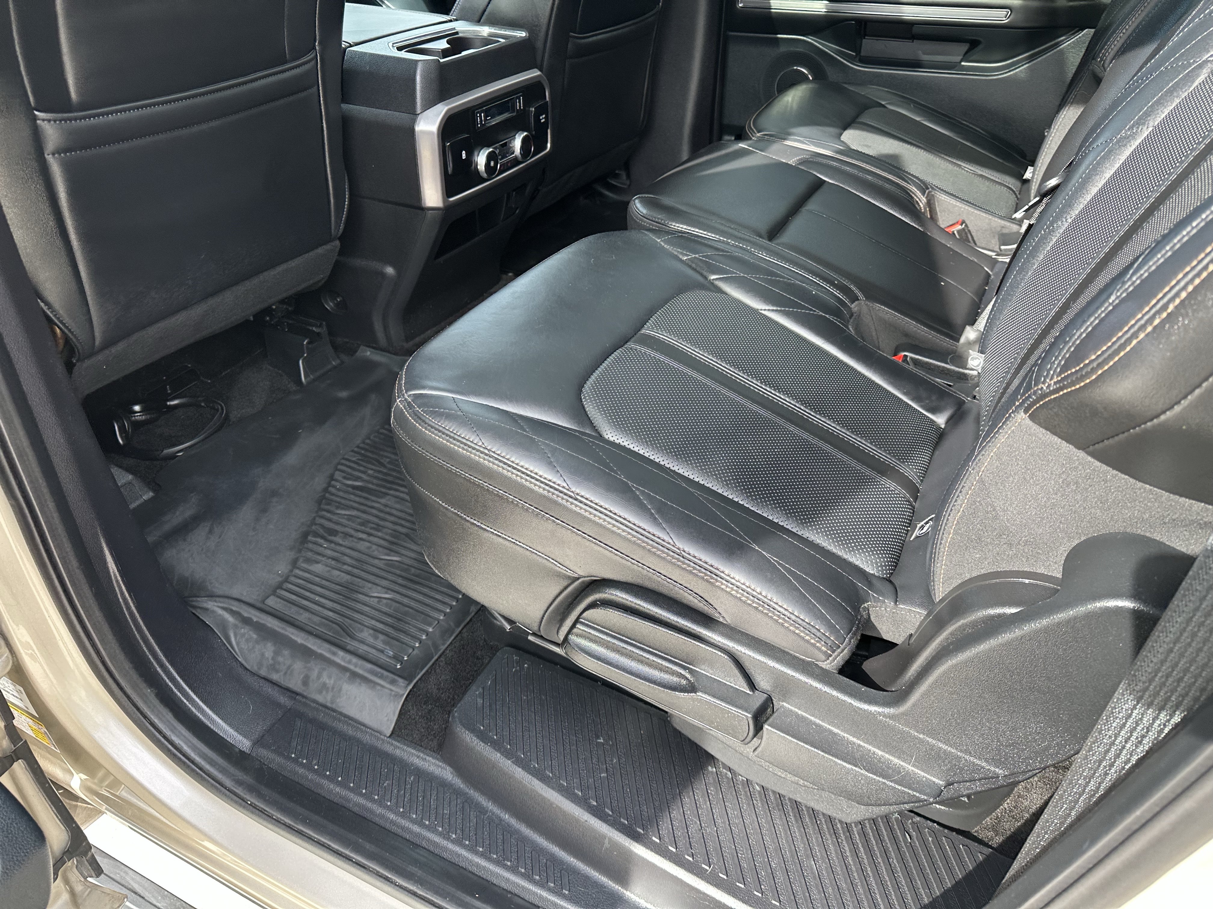 Used 2018 Ford Expedition Max Platinum AWD/4WD image 12